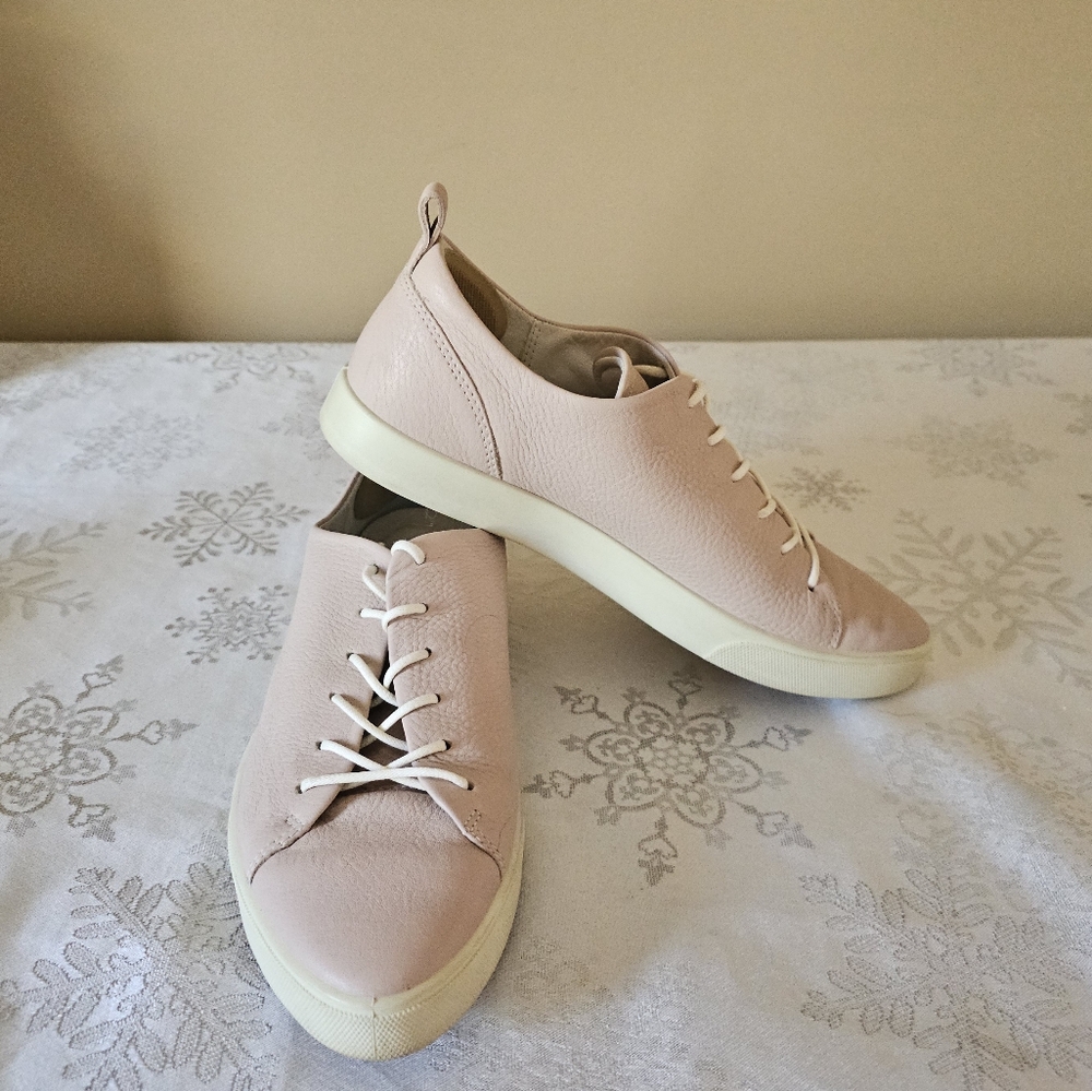 ECCO Sneakers Women's Gillan Rose Dust Pink Soft Leather Pointed Toe Shoes SZ 8